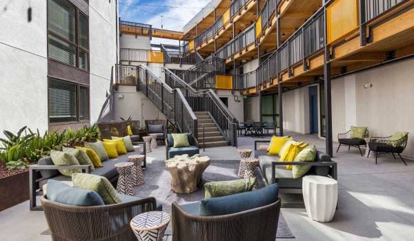 0BR/1BA Apartment on 21st Street · Oakland photo 4