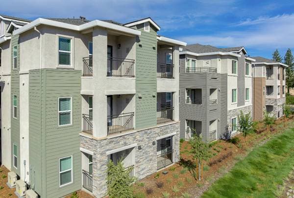 1BR/1BA Apartment on Huntington Dr · Roseville photo 1