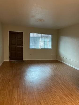 2BR/1BA Apartment · Lakeport photo 2