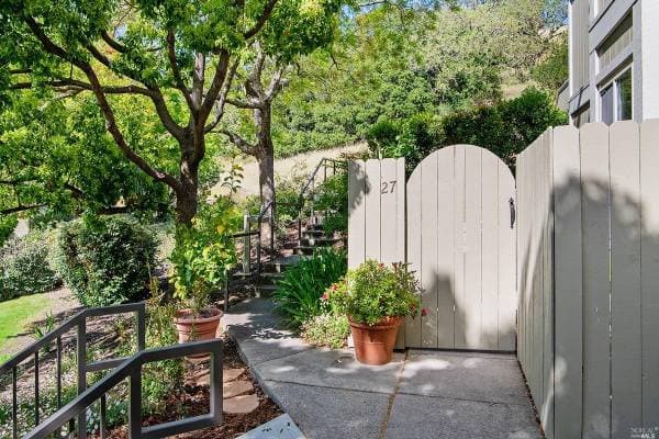 2BR/2BA Townhouse · Novato photo 1