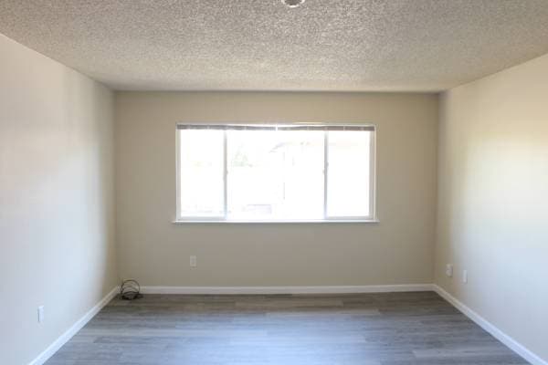 2BR/1BA Apartment · Santa Rosa photo 3