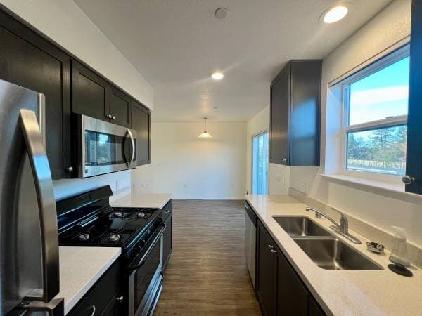 2BR/3BA Townhouse on Kendall Way · Windsor photo 1