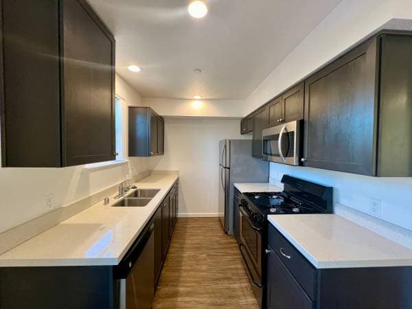 2BR/3BA Townhouse on Kendall Way · Windsor photo 2