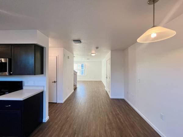2BR/3BA Townhouse on Kendall Way · Windsor photo 3