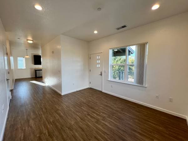 2BR/2BA Apartment on Kendall Way · Windsor photo 4