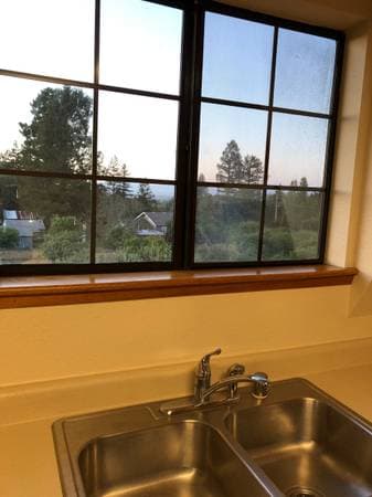 2BR/1BA Single Family House · Sebastopol photo 4