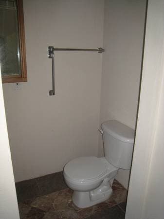 3BR/2BA Apartment on Caldecott Lane · Oakland photo 3