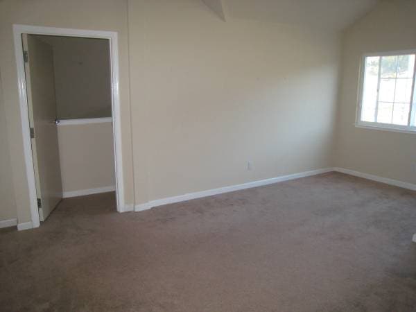 3BR/2BA Apartment on Caldecott Lane · Oakland photo 4