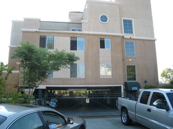 1BR/1BA Apartment on California Street · Concord photo 1