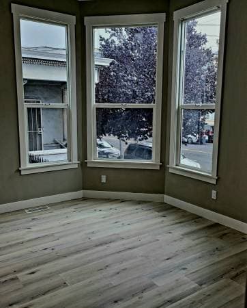 2BR/2BA Single Family House on Martin Luther King Jr Way · Oakland photo 3
