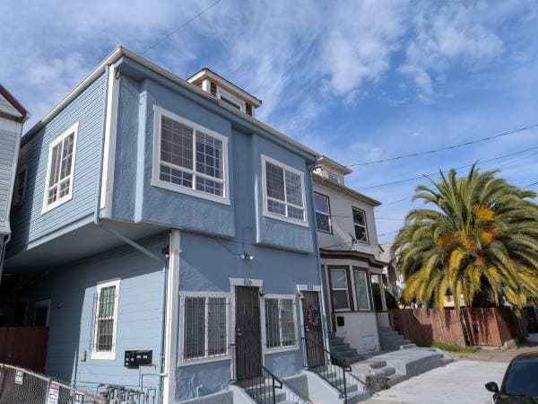 4BR/2BA Flat · Oakland photo 1
