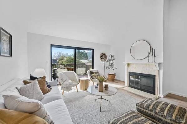 2BR/2BA Townhouse · Greenbrae photo 1