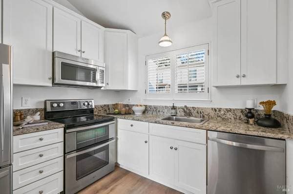 2BR/2BA Townhouse · Greenbrae photo 5