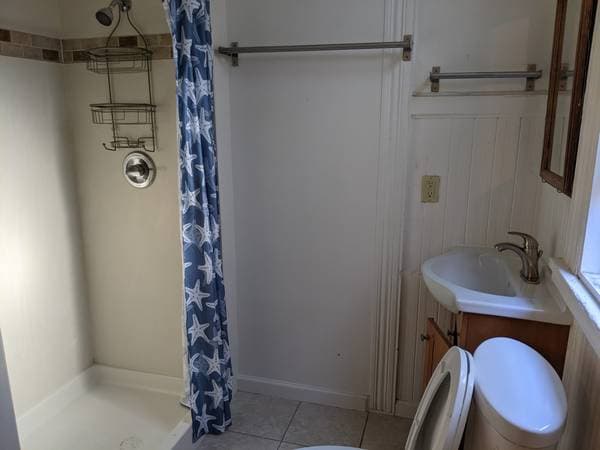 2BR/2BA Apartment · Oakland photo 2