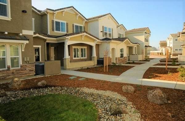 3BR/2BA Apartment on Gold Street · Dixon photo 2