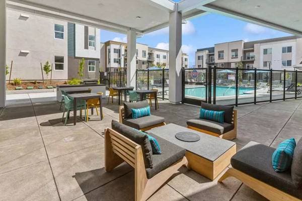 2BR/2BA Apartment on Yolanda Ave · Santa Rosa photo 5