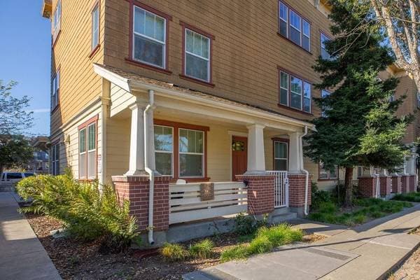 2BR/3BA Apartment on San Pablo Avenue · Emeryville photo 5