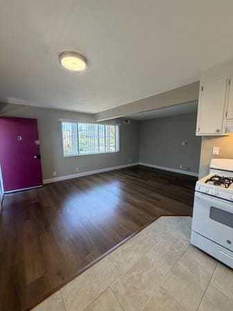 9th Ave Oakland Aparment photo 1