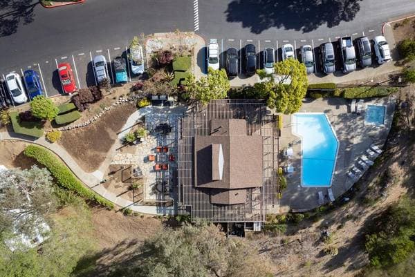 2BR/1BA Apartment on Sherwood Drive · Sausalito photo 5