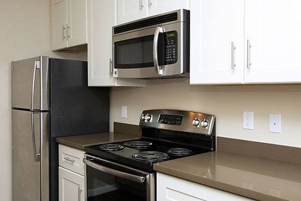 1BR/1BA Apartment on Shell Boulevard · San Mateo photo 3