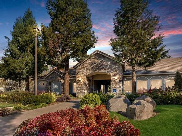 2BR/2BA Apartment on Rohnert Park Expressway · Rohnert Park photo 1