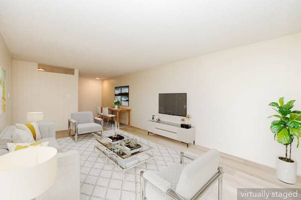 1BR/1BA Apartment on Macarthur · Oakland photo 2