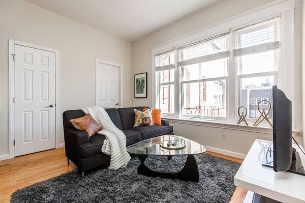 1BR/1BA Apartment on Geary · San Francisco photo 2