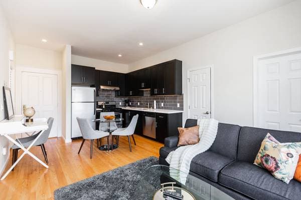 1BR/1BA Apartment on Geary · San Francisco photo 3