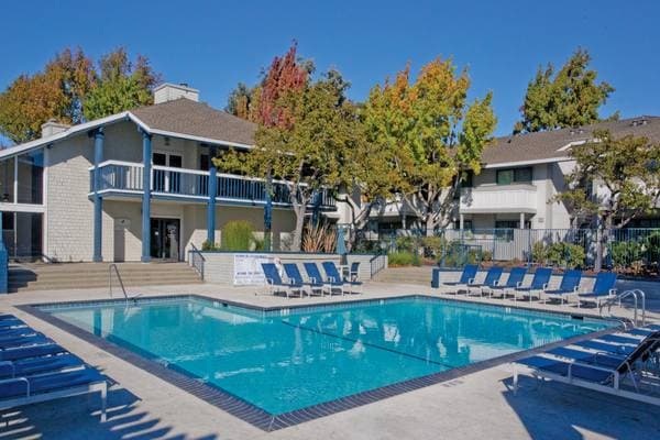 2BR/1BA Apartment on Catamaran Street · San Mateo photo 4