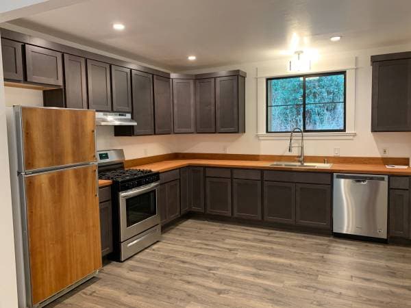 3BR/1BA Apartment · Aptos photo 1
