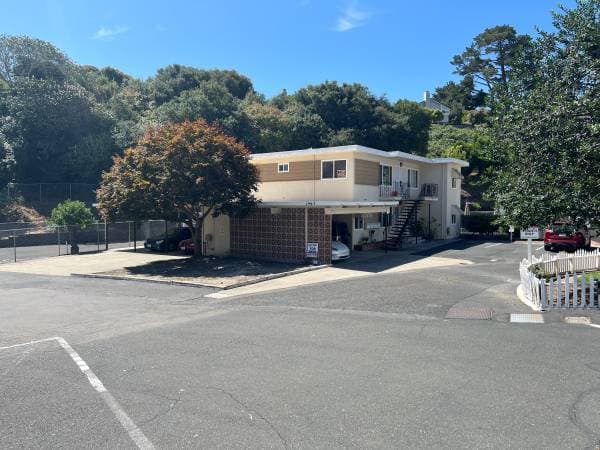 2BR/1BA Apartment on San Pablo Avenue · Pinole photo 1