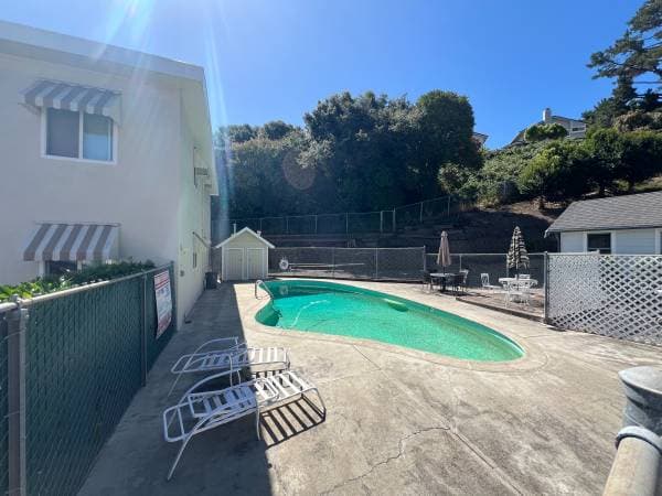 2BR/1BA Apartment on San Pablo Avenue · Pinole photo 5
