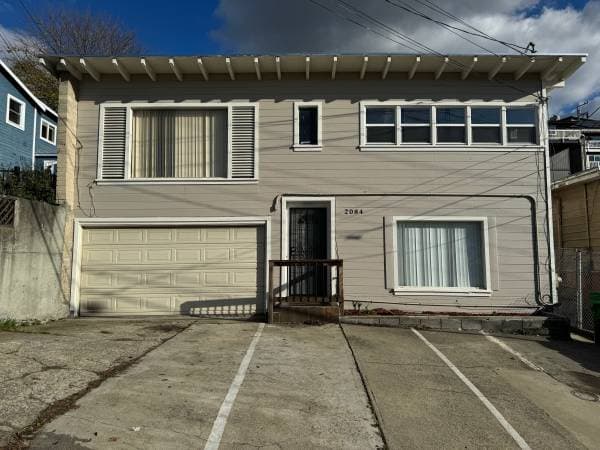 0BR/1BA Duplex on 167th Avenue · San Leandro photo 1