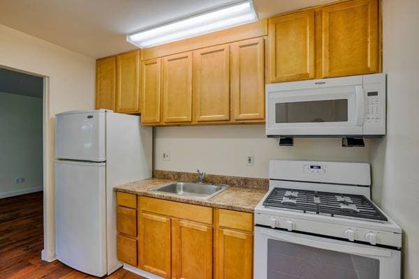 Charming 3-bedroom Home In Desirable Rohnert Park Community photo 2
