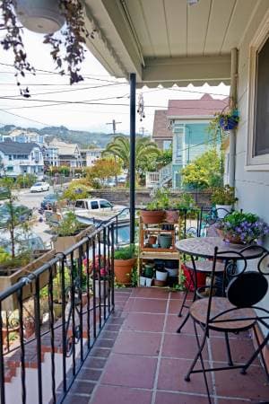 1BR/1BA Apartment · Berkeley photo 2