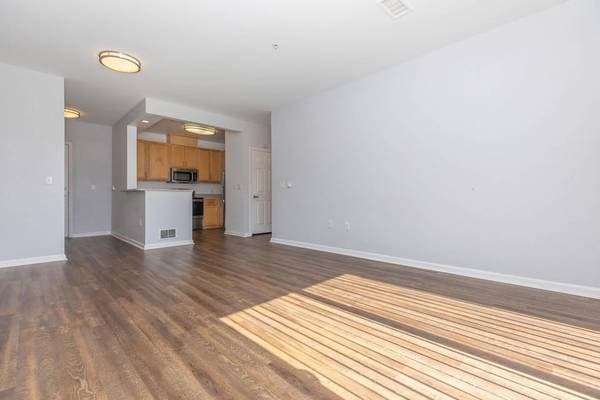 2BR/2BA Apartment on Schmidt Lane · El Cerrito photo 4