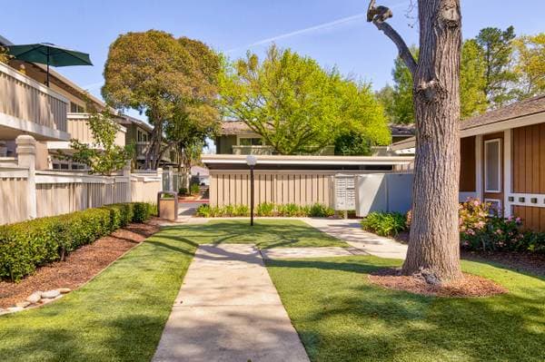 2BR/1BA Apartment on Golden Rd · Pleasanton photo 1