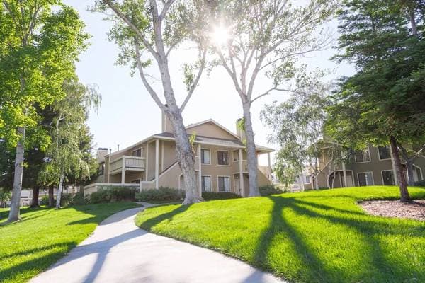 2BR/1BA Apartment on North Lake Drive · Dublin photo 1
