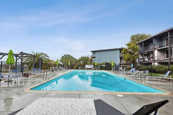 Gorgeous Single Story Home w/ Expansive Backyard photo 1