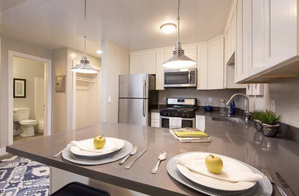 1BR/1BA Apartment on Harder Rd. · Hayward photo 5