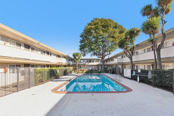 1BR/1BA Apartment on Meekland Ave · San Lorenzo photo 1