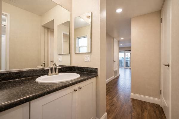 1BR/1BA Apartment on Hancock Street · Hayward photo 5