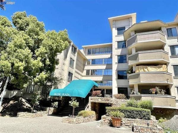 Great Central San Leandro Location...2 Bed/1/5 Bath.. Garage And Parking Space; Laundry In Building.. Make This Yours photo 1