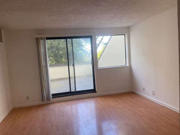 1BR/1BA Condo · San Bruno photo 2