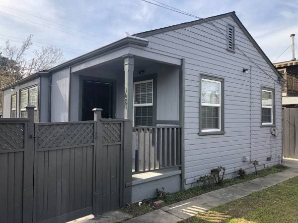 3BR/1BA Single Family House on Tenth Street · Berkeley photo 1