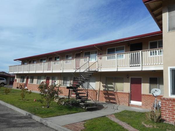 2BR/1BA Apartment on Clay St. · Santa Cruz photo 1