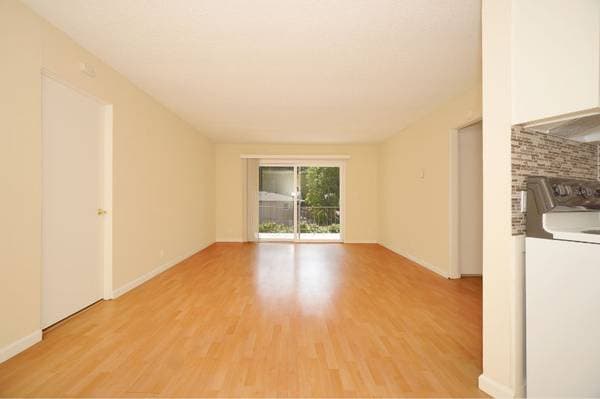 Beautiful Top Floor Condo in Prime Mountain View Location photo 2
