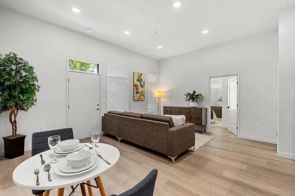 2BR/2BA Apartment on 40th St · Emeryville photo 3