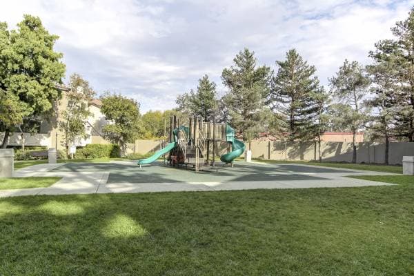2BR/2BA Condo on E Fremont Ave Apt 731 · Sunnyvale photo 4