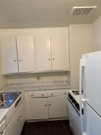 2BR/1BA Apartment on Dana Street · Berkeley photo 4